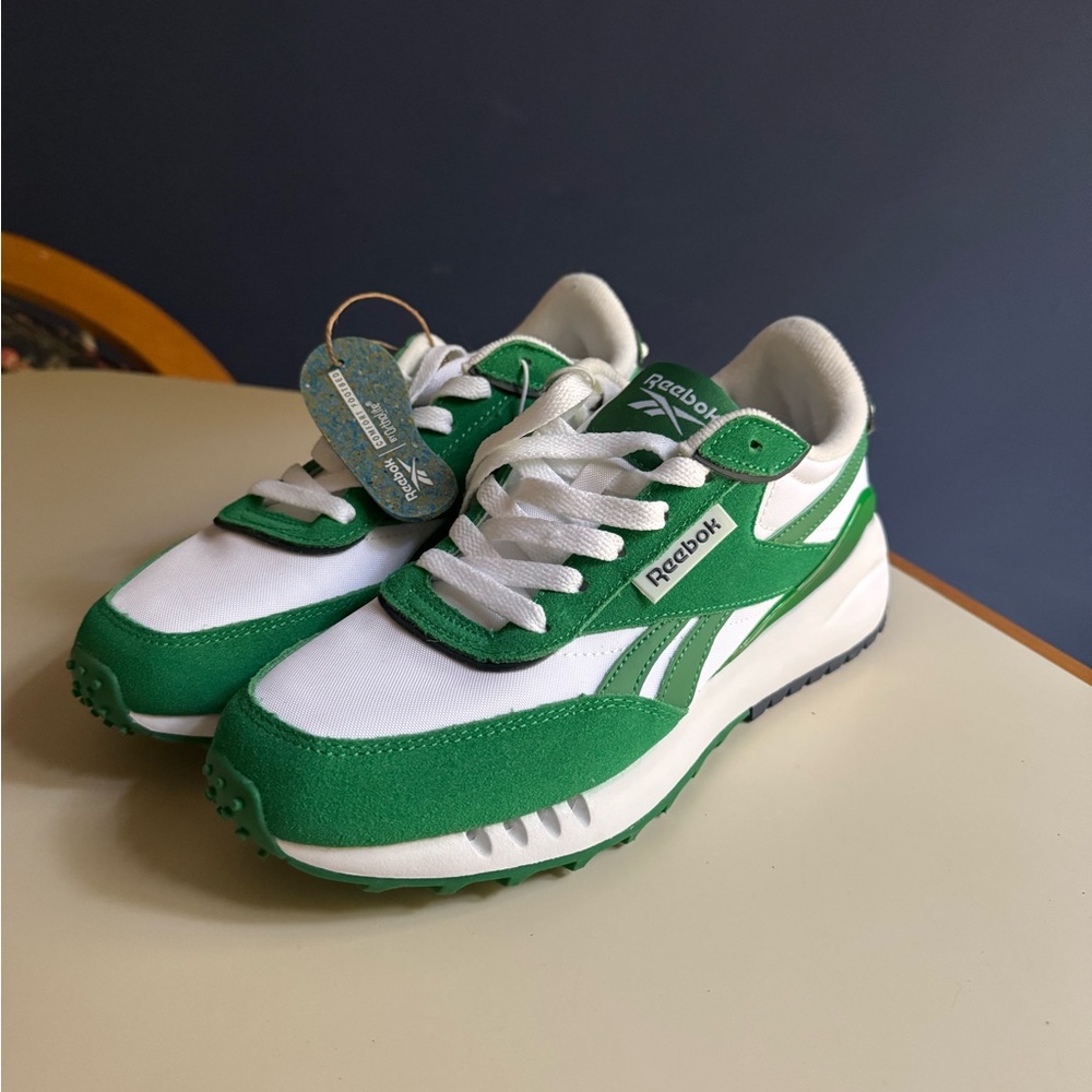NWOT Reebok Sneakers in Green and White